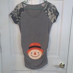 MATERNITY: Gray T-Shirt with Scarecrow Graphic